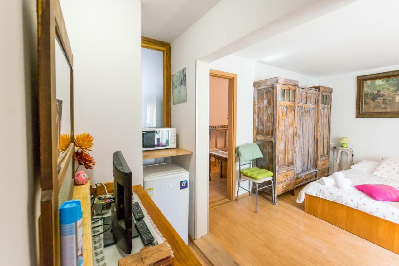 Beautiful Rustical Apt Ana In The Heart Of โรวีน ภายนอก รูปภาพ