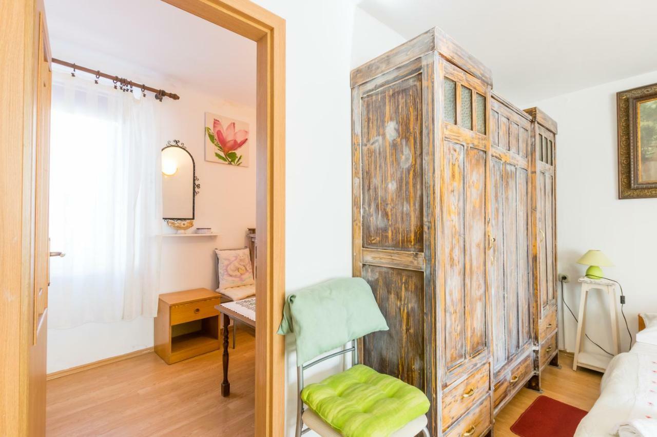 Beautiful Rustical Apt Ana In The Heart Of โรวีน ภายนอก รูปภาพ
