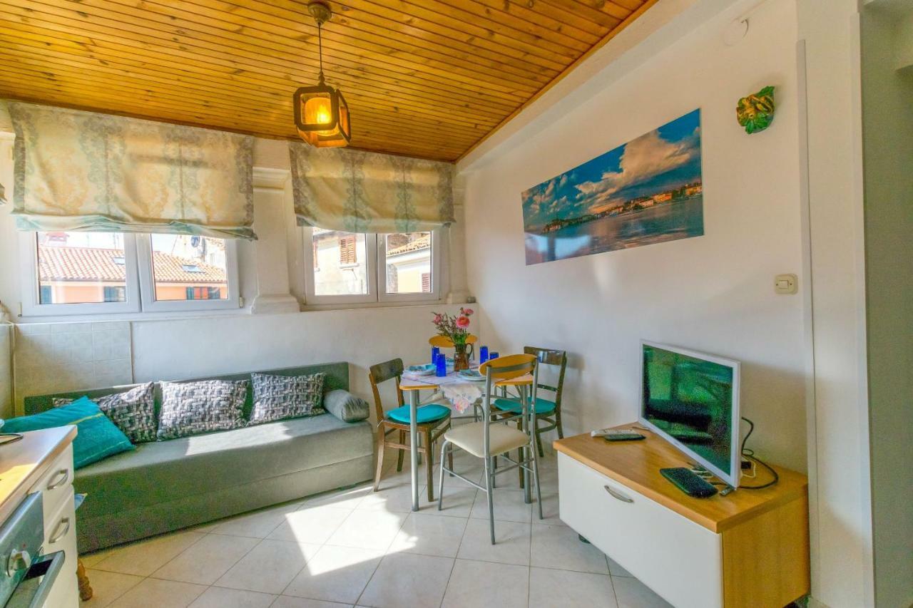Beautiful Rustical Apt Ana In The Heart Of โรวีน ภายนอก รูปภาพ