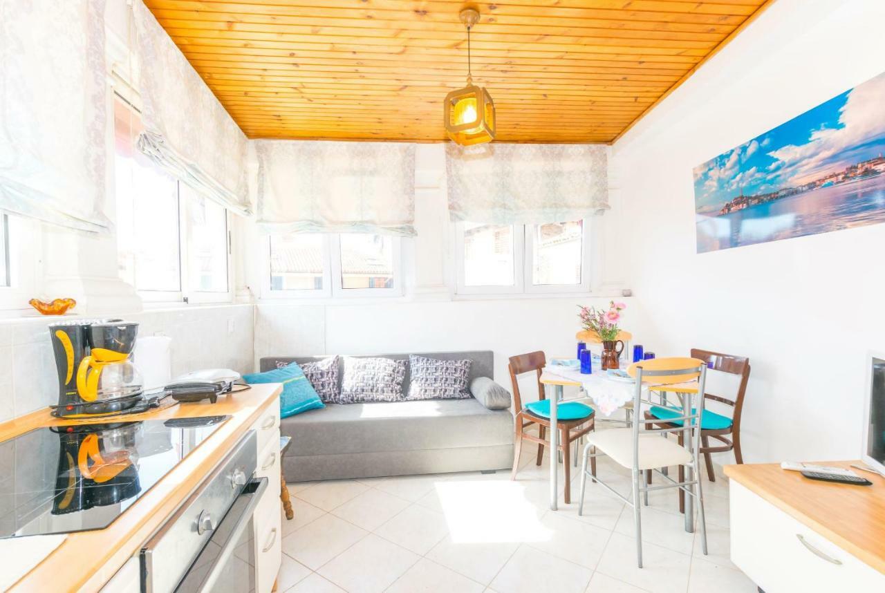 Beautiful Rustical Apt Ana In The Heart Of โรวีน ภายนอก รูปภาพ